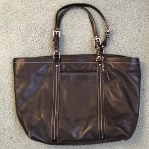 Coach Black Leather Bag w/Zipper